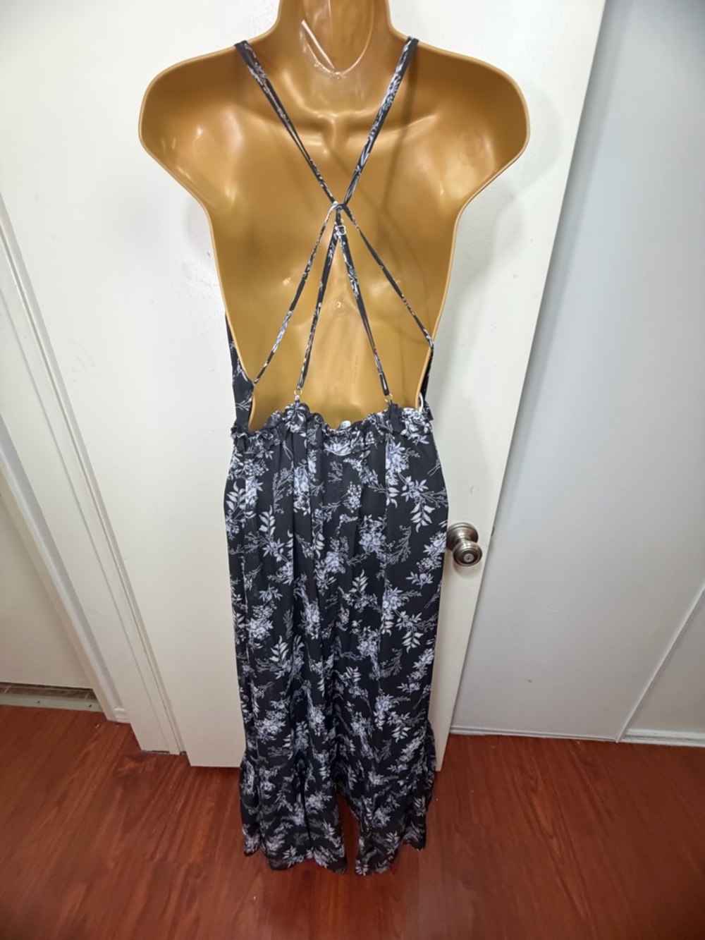 Lulus Black Make a Mark Floral Print Strappy Backless Ruffled Maxi Dress NWOT S - Picture 6 of 16